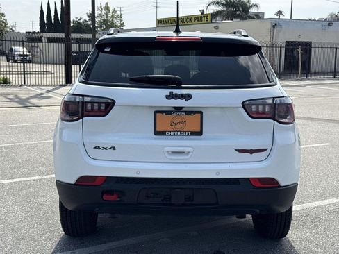 Used 2025 Jeep Compass Trailhawk w/ Trailer Tow Group AWD/4WD image 4