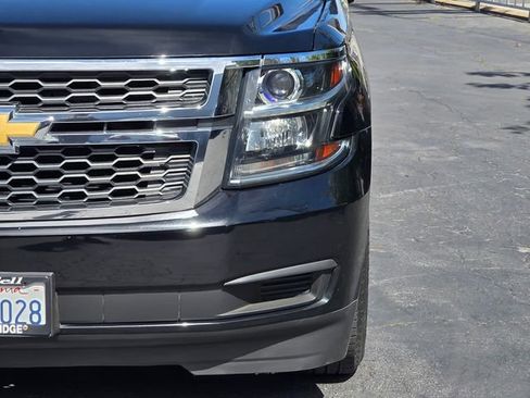 Used 2016 Chevrolet Suburban LT image 3