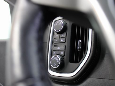 Used 2020 Chevrolet Silverado 1500 LT w/ All-Star Edition image 26