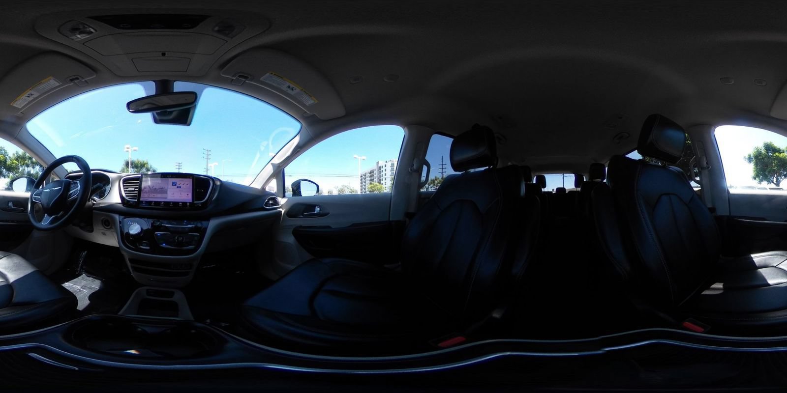 Used 2024 Chrysler Pacifica Touring-L FWD image 44