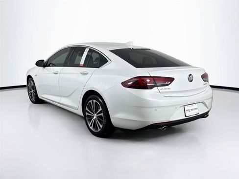 Used 2018 Buick Regal Essence w/ Driver Confidence Package #1 FWD image 14