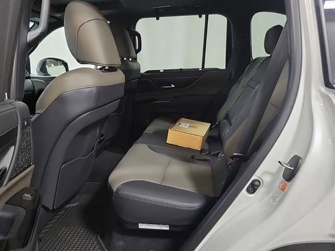 Used 2025 Lexus LX 700h Overtrail image 4