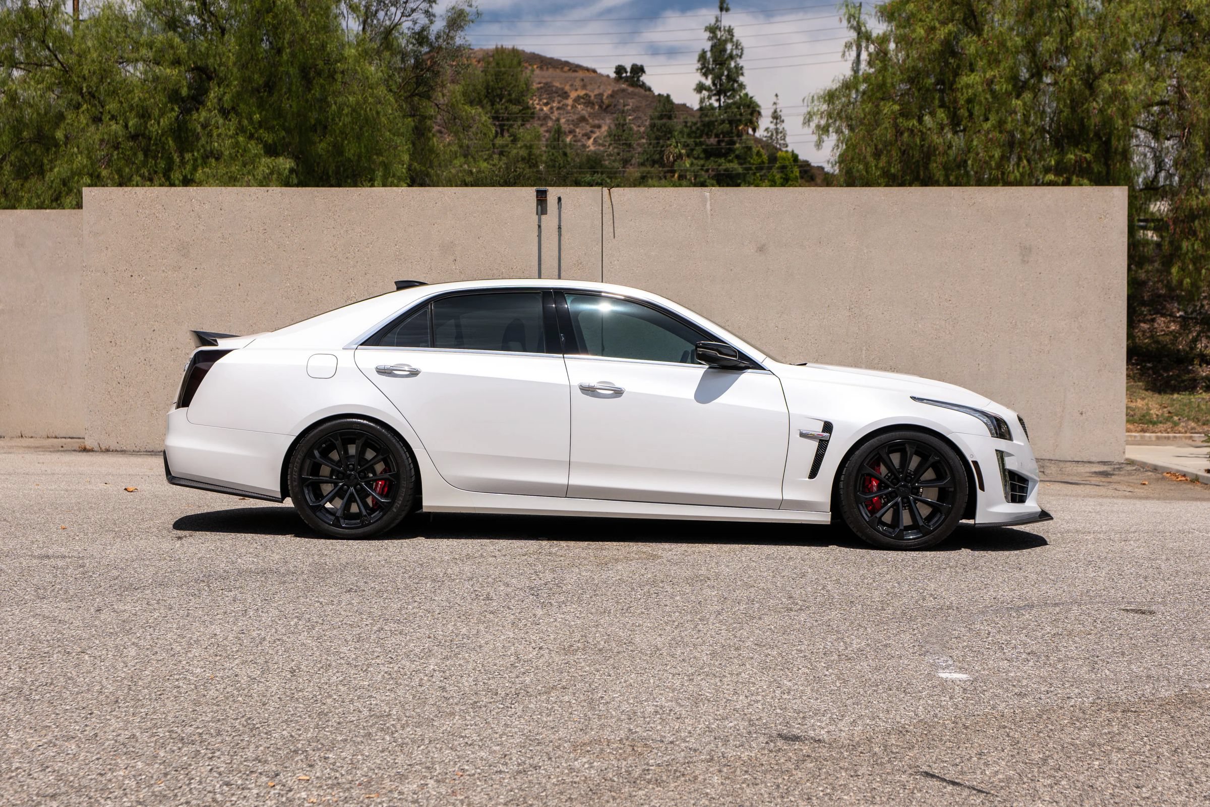 Used 2019 Cadillac CTS V w/ Carbon Fiber Package RWD image 4