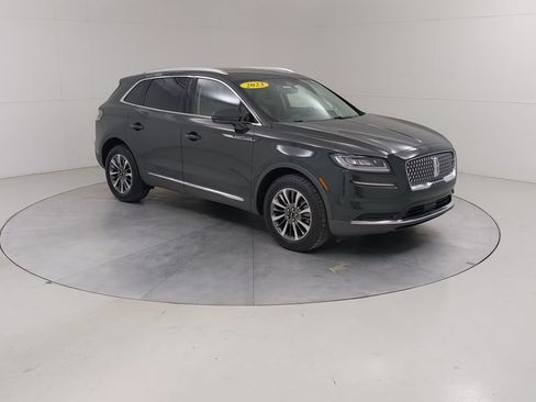 Used 2023 Lincoln Nautilus FWD w/ Premium Package image 10