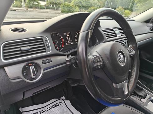 Used 2015 Volkswagen Passat 1.8T SE image 17