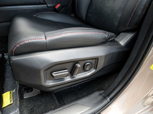 Used 2025 Toyota Sequoia TRD Pro AWD/4WD image 33