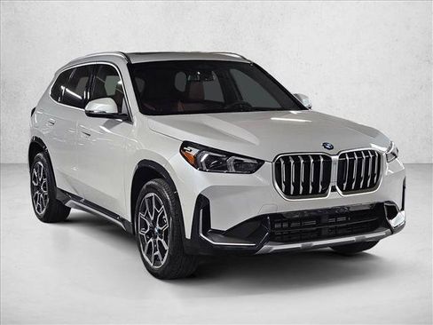 Used 2026 BMW X1 xDrive28i w/ Technology Package AWD/4WD image 3