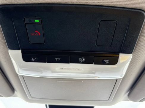 Used 2025 Nissan Altima 2.5 SV FWD image 28