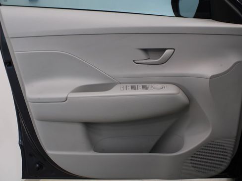 Used 2024 Hyundai Kona SEL FWD image 11