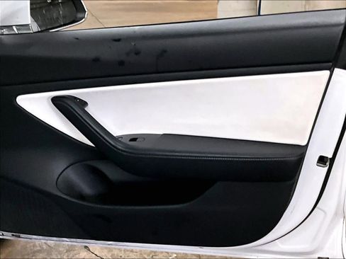 Used 2020 Tesla Model 3 Standard Range image 25