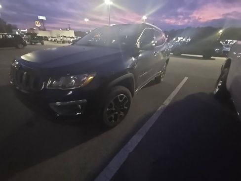 Used 2021 Jeep Compass Trailhawk image 1