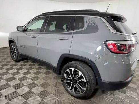 Used 2022 Jeep Compass Limited w/ Mopar Graphics Package AWD/4WD image 6