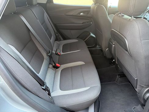 Used 2025 Chevrolet TrailBlazer LT AWD/4WD image 18