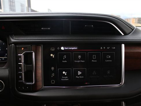 Used 2024 GMC Yukon XL Denali Ultimate AWD/4WD image 9