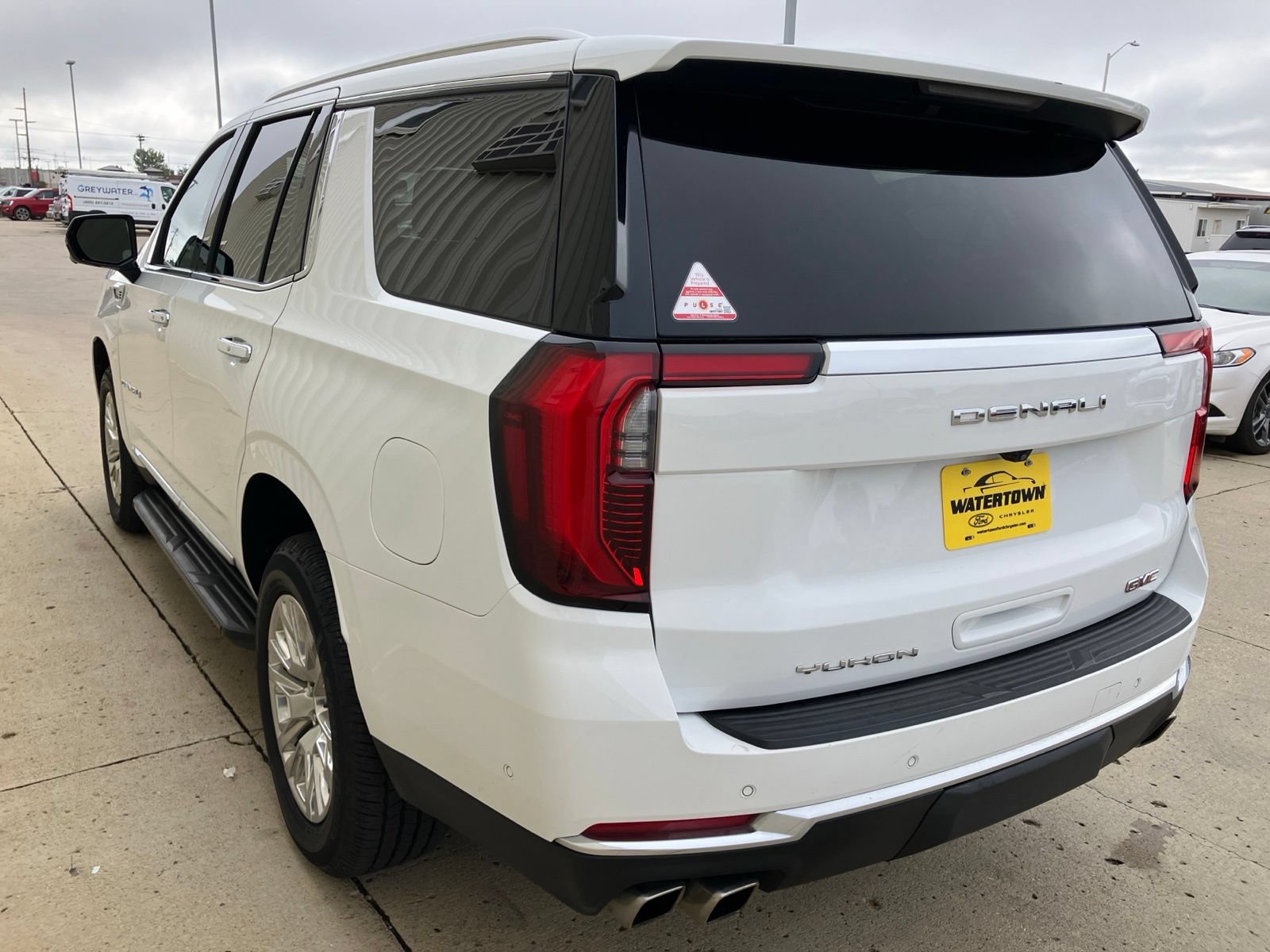 Used 2025 GMC Yukon Denali AWD/4WD image 5