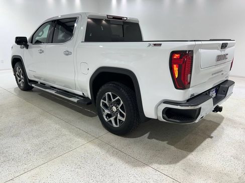 Used 2024 GMC Sierra 1500 SLT w/ SLT Premium Package AWD/4WD image 3