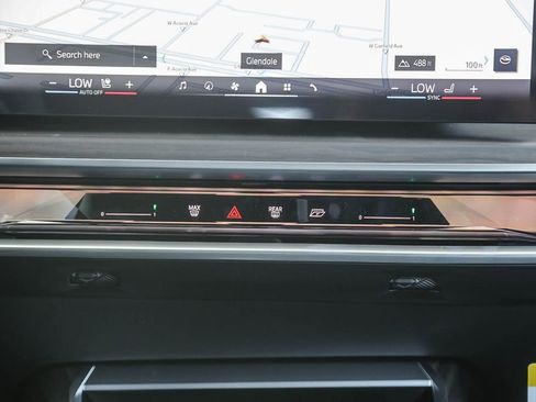 New 2026 BMW 760i xDrive w/ Premium Package AWD/4WD image 10