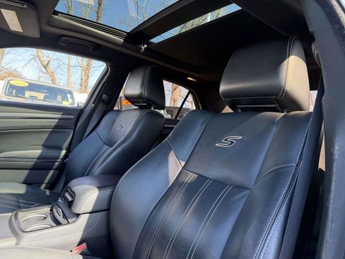 Used 2012 Chrysler 300 S image 14