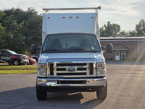 Used 2013 Ford E-350 and Econoline 350 Super Duty RWD image 2
