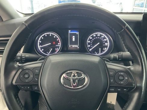 Used 2022 Toyota Camry SE image 6