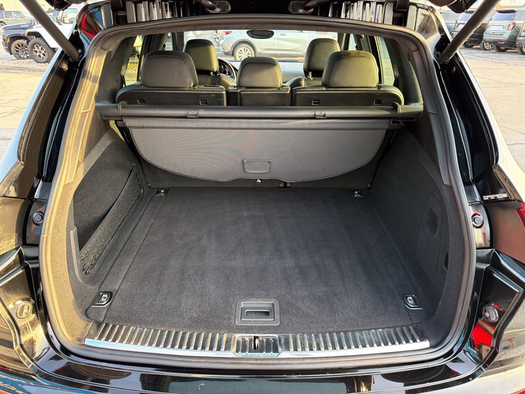 Used 2016 Porsche Cayenne GTS AWD/4WD image 12