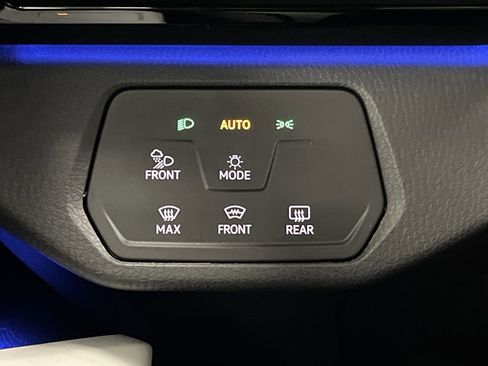 Used 2023 Volkswagen ID.4 Pro S Plus image 26