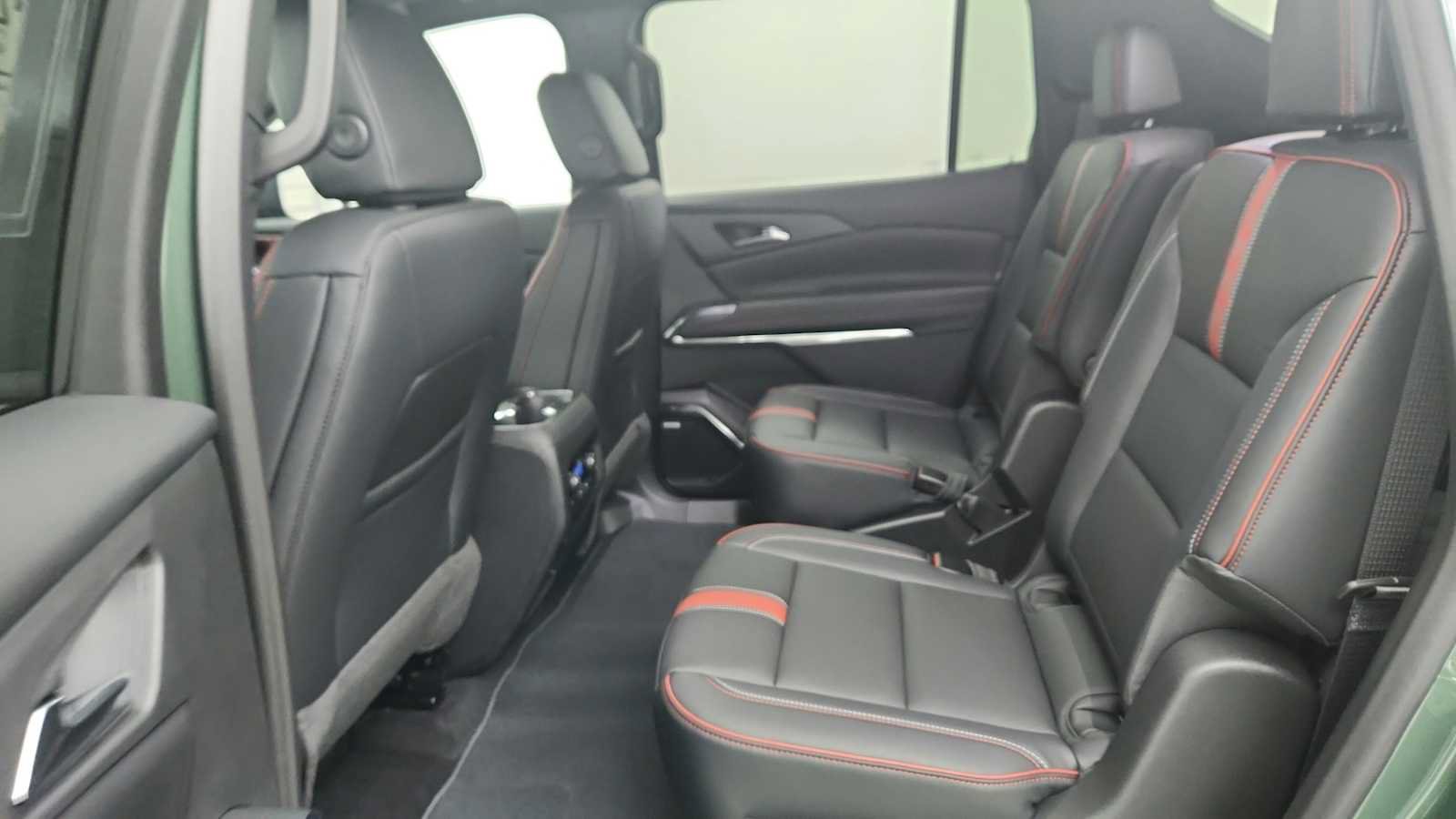 New 2027 Chevrolet Traverse RS FWD image 24