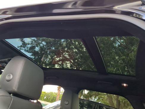 New 2026 Land Rover Range Rover Velar Dynamic SE image 22