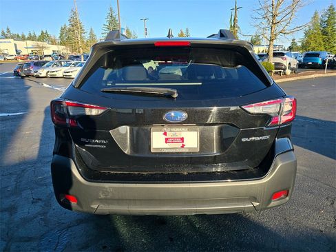 Certified 2025 Subaru Outback Premium image 5