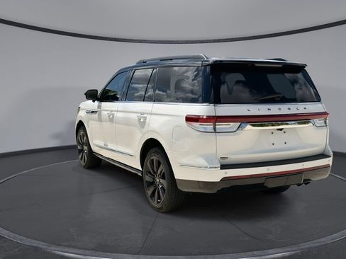 Used 2024 Lincoln Navigator Black Label AWD/4WD image 10