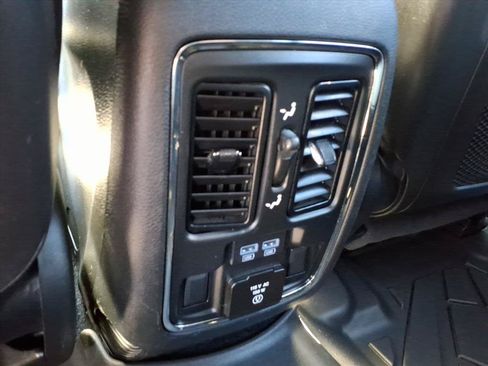 Used 2021 Jeep Grand Cherokee Limited AWD/4WD image 16