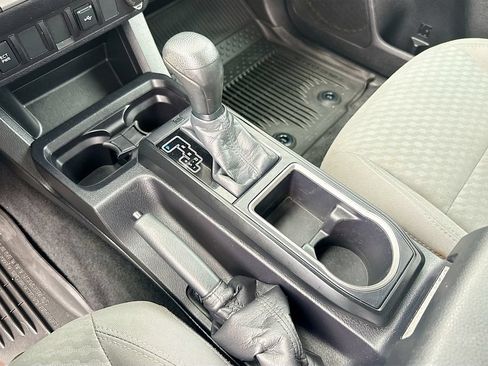 Used 2021 Toyota Tacoma SR AWD/4WD image 17