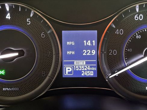 Used 2017 INFINITI QX80 4WD w/ Deluxe Technology Package image 13