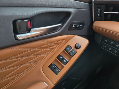 Used 2022 Toyota Avalon Limited w/ Advanced Safety Package image 21