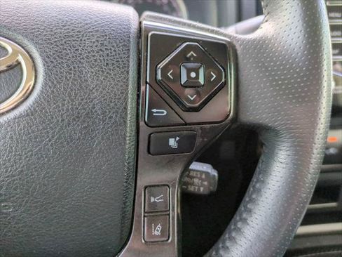 Certified 2022 Toyota 4Runner TRD Off-Road AWD/4WD image 23
