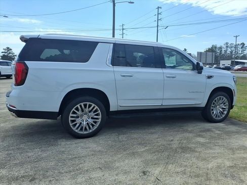 New 2026 GMC Yukon Denali w/ Denali Reserve Package AWD/4WD image 8