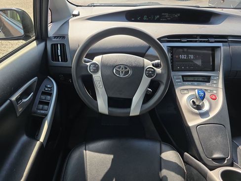 Used 2014 Toyota Prius Two FWD image 6