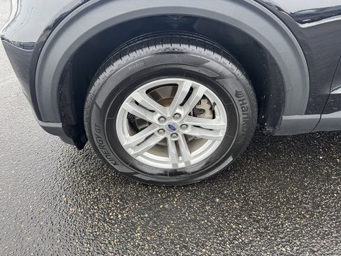 Certified 2023 Ford Explorer XLT w/ Equipment Group 202A image 11