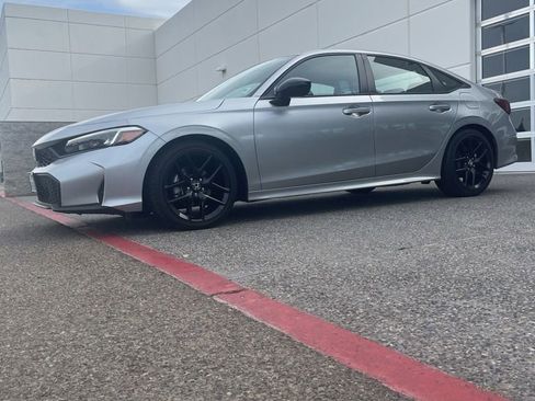 Used 2025 Honda Civic Sport image 1