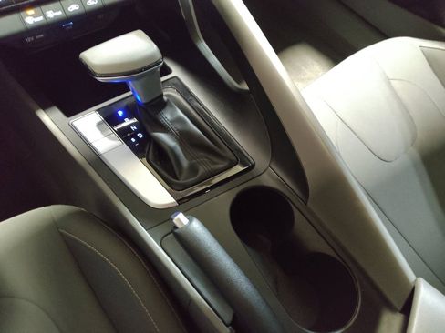 Used 2024 Hyundai Elantra SEL image 26