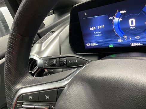 Used 2025 Chevrolet Equinox EV LT FWD image 17