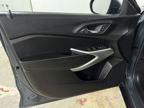 Used 2025 Chevrolet Trax LS image 17