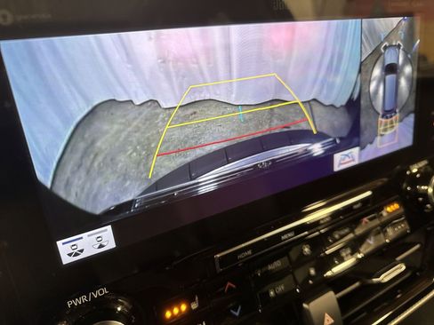 Used 2021 Toyota Highlander Platinum image 25