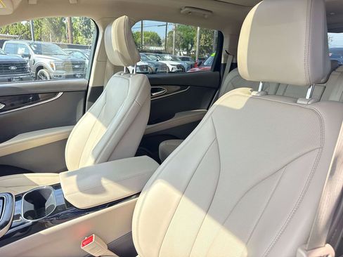 Certified 2023 Lincoln Nautilus Reserve AWD/4WD image 24
