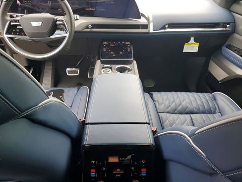 New 2026 Cadillac Vistiq Premium Luxury image 23