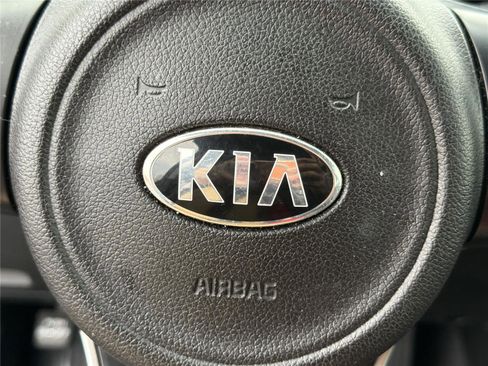 Used 2016 Kia Sorento LX w/ LX Convenience Package image 24
