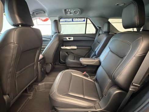 Used 2023 Ford Explorer XLT w/ Equipment Group 202A RWD image 20