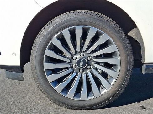 Used 2019 Lincoln Navigator Reserve w/ Cargo Package image 8