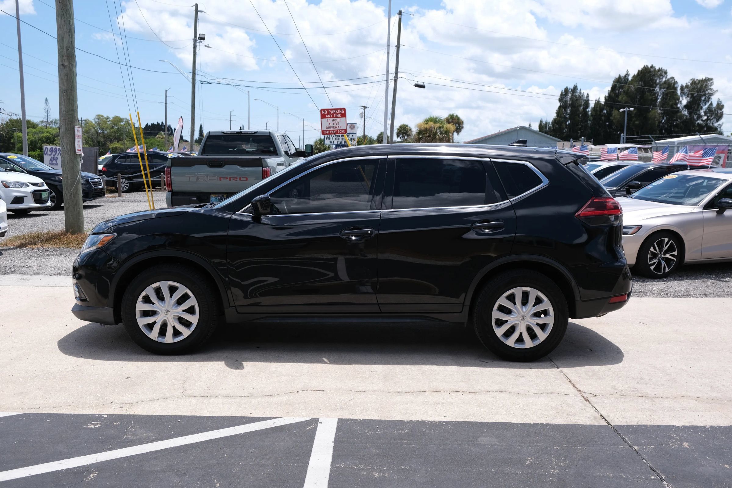 Used 2020 Nissan Rogue S FWD image 8