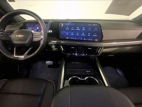 Used 2025 Chevrolet Tahoe Premier AWD/4WD image 15